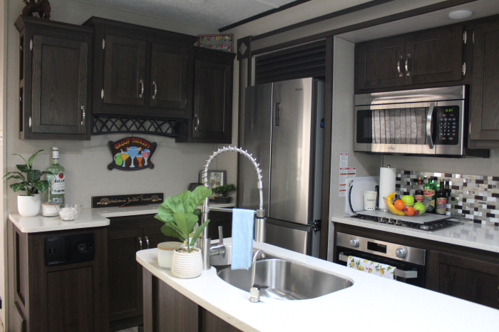 2019 Keystone Residence Kitchen Counter